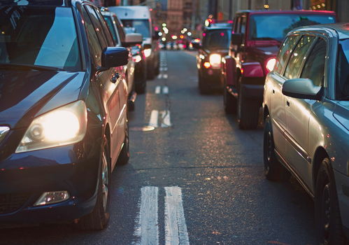 車企上半年普遍虧損，多方探索破局之道